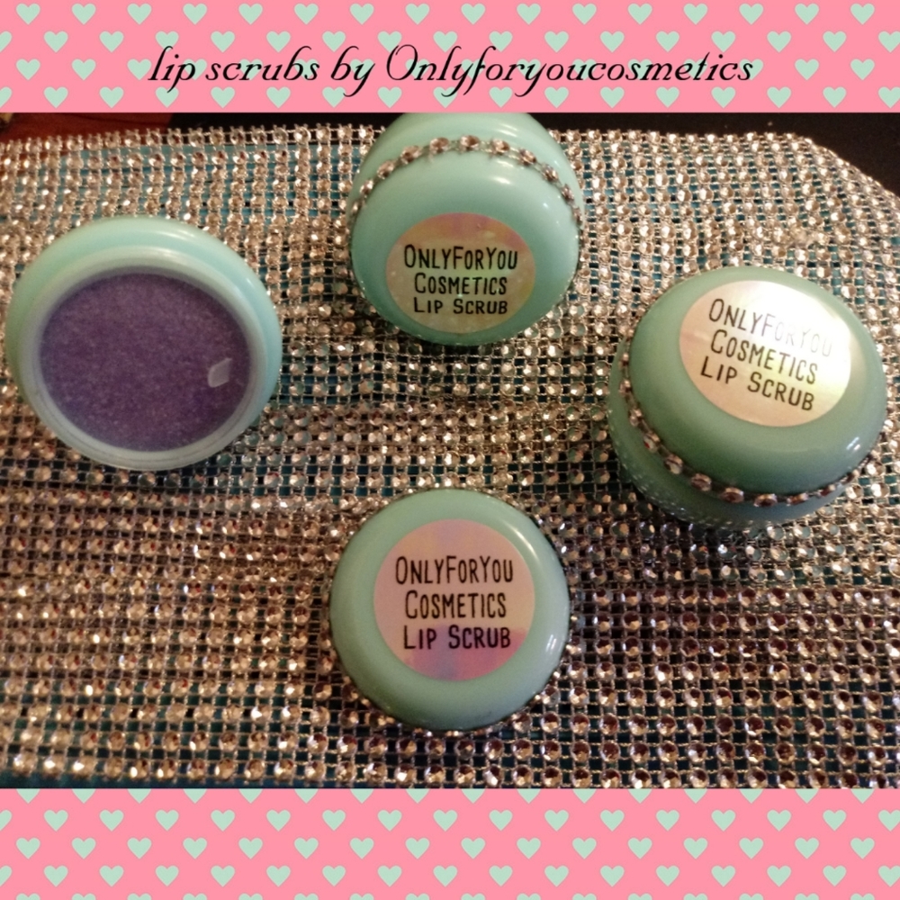 Lip scrubs